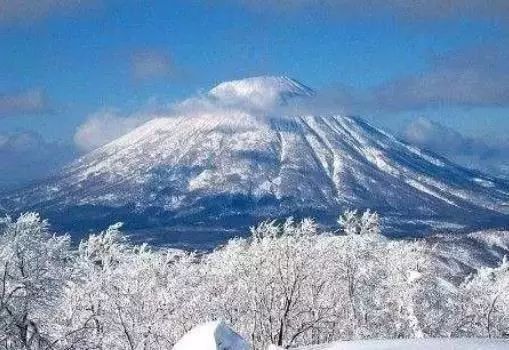 富士山雪顶迟迟未现之谜